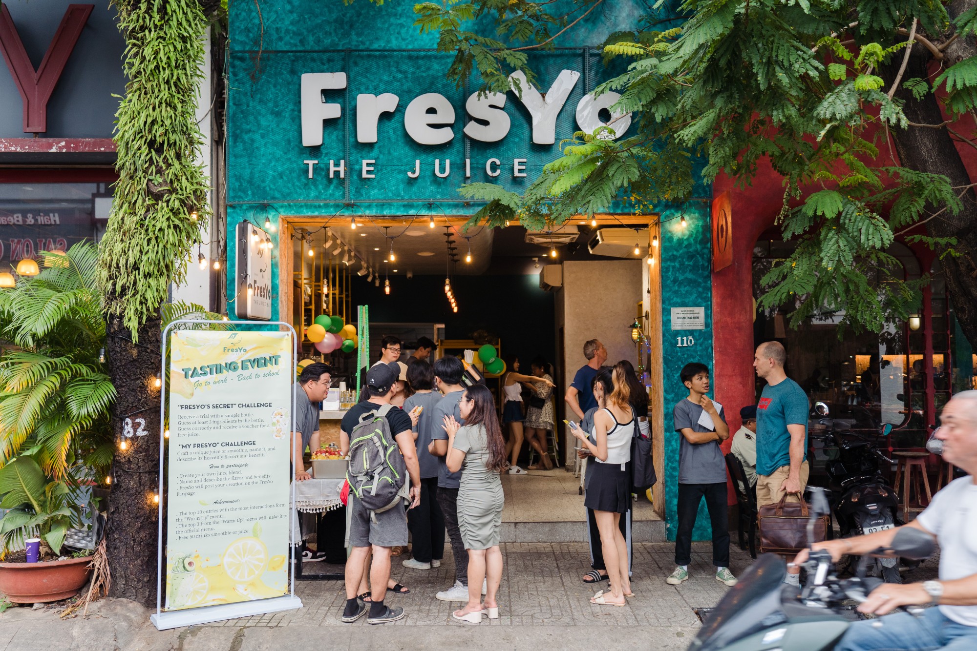 Sự kiện đã thu hút hơn 200 dân cư khu vực Thảo Điền và khách hàng thân thiết của FresYo